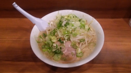 「しょうゆらーめん（薬味多め）」@こってりらーめん なりたけ 池袋店の写真