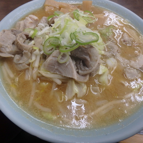 「元祖牛もつらーめん(みそ)(1,050円)」@東々亭の写真