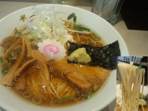 「しなそば醤油ラーメン白髪ネギ２倍690円」@らーめんオハナ 戸塚店の写真