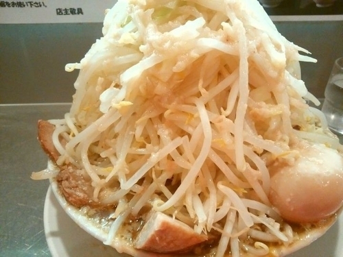 「らーめん＋味玉豚（野菜マシ、アブラ）」@らーめん大 押上・業平店の写真