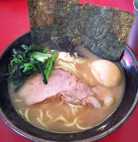 「ラーメン+味玉」@家系ラーメン 王道の写真