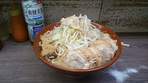 「麺増し大小豚(アブラカラメあれ)￥８４０」@ラーメン二郎 横浜関内店の写真
