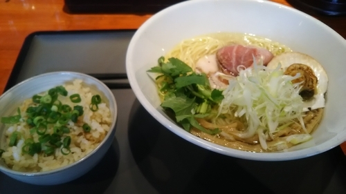 「鶏とホタテの潮ラーメン＋ホタテ飯」@中華そば 輝羅の写真
