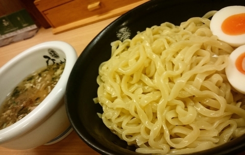 「味たまつけ麺、大盛り」@塩専門 ひるがお 東京駅店の写真