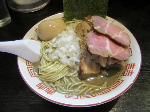 「濃厚中華ソバ（８００円）＋豚チャー＋味玉＋和え玉」@中華ソバ 伊吹の写真