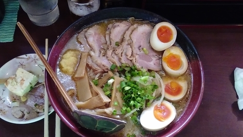 「味噌チャーシュー+瓶ビール」@ラーメン 富士亭の写真