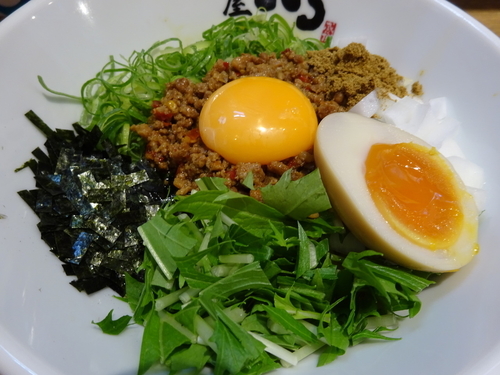 「カレー台湾まぜそば 810円 ＋ チーズ （無料券利用）」@麺屋こころ 御茶ノ水店の写真