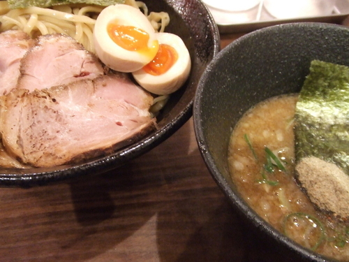 「特製濃厚煮干しつけ麺　９３０円」@濃厚煮干しそば 麺匠 濱星 関内店の写真