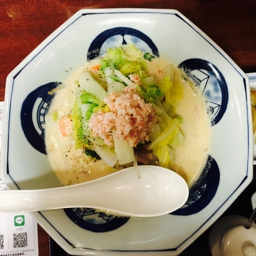 「霜降り白菜とかにの豆乳クリームちゃんぽん880円＋餃子250円」@長崎ちゃんぽん  リンガーハット 新横浜北口店の写真