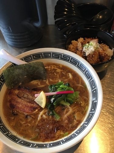 「カツオ香るラーメン700円+チャーシュー丼280円」@龍が如しの写真