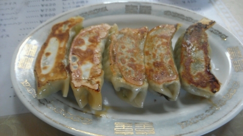 「餃子　420円」@峰来軒の写真