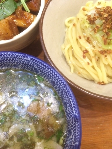 「新宿ガーリック塩つけ麺+豚ステーキ丼」@麺や百日紅の写真