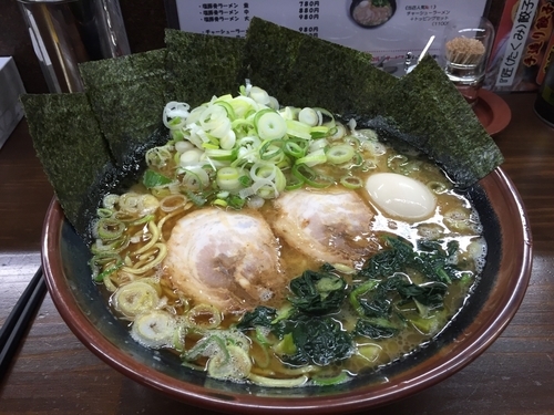 「京風ラーメン大盛り麺かためトッピングネギ」@麺王の写真