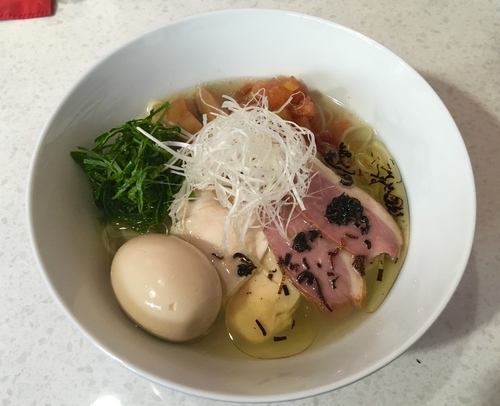 「エソ煮干しの冷やし塩ラーメン【限定】+味玉」@ラーメン星印の写真