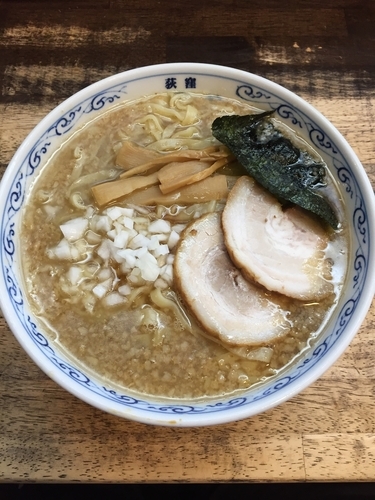 「背脂煮干ラーメン」@二葉 上荻店の写真