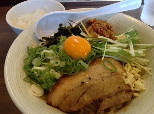 「汁なし ¥780 平日ランチ小ライス無料」@やま辰の写真