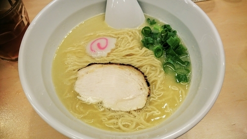 「鶏塩ラーメン」@ラーメン屋 つるんの写真