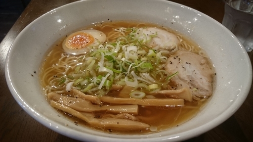 「志士醤油らーめん（黒志士）」@らーめん 志士の写真