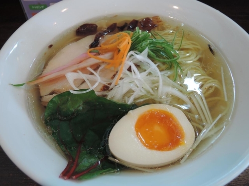 「淡麗鶏塩ラーメン」@鶏そば 凜の写真