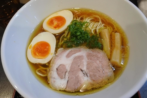 「醤油らぁ麺」@らぁ麺 幸跳の写真