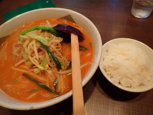 「味噌坦々麺 麺硬め＋サービスライス」@きなり屋 茗荷谷店の写真