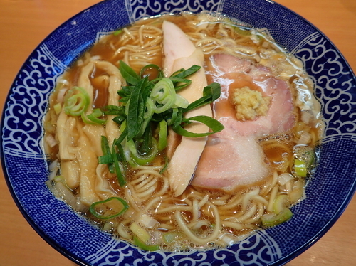 「中華そば 黒だし サービス大盛」@中華そば 虎桜の写真