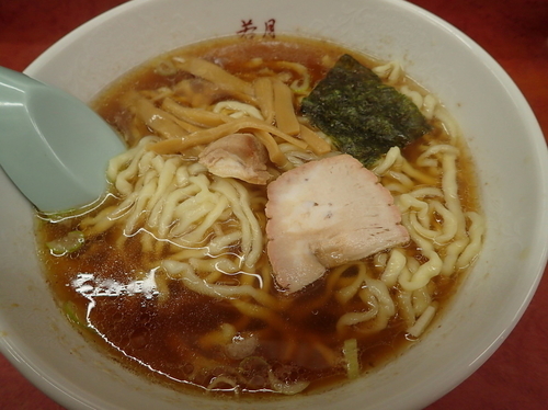 「自家製麺使用 ラーメン」@中華若月の写真
