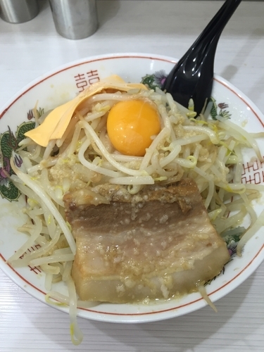 「醤油まぜそば、並、ヤサイ、アブラ、チーズ」@麺処MAZERU 神田店の写真