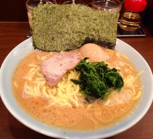 「ラーメン大盛り　900円　海苔100円　味玉100円」@寿々㐂家 曙町店の写真