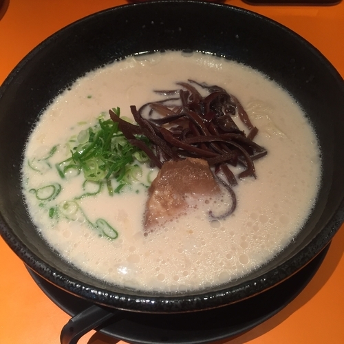 「とんこつラーメン（￥550）」@博多豚骨弐玉無料 かえだま 蒲田店の写真