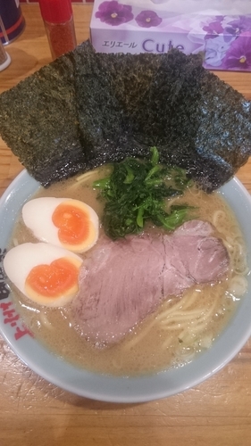 「らーめん 670円 (ラーパスで味玉)」@らーめん 田中家の写真