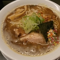 醤油とんこつラーメン