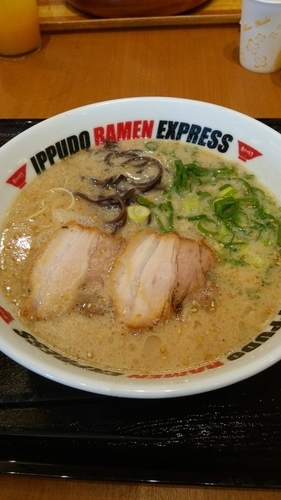 「元祖博多とんこつラーメン」@一風堂 越谷レイクタウン店の写真