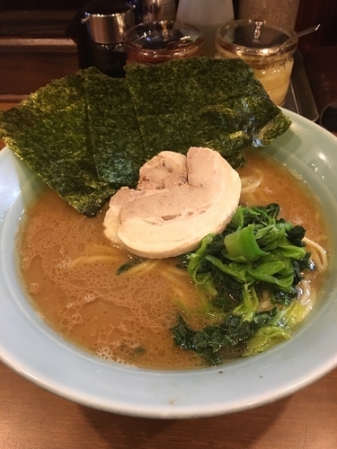 「らーめん中」@横浜家系ラーメン 五十三家の写真