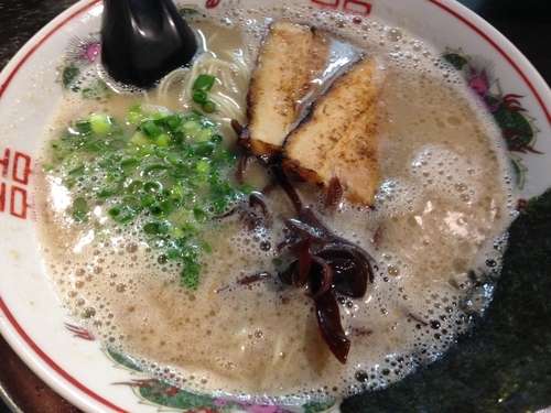 「とんこつ（博多）ラーメン　￥６５０」@らーめん しんの写真