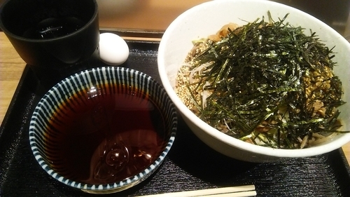 「俺の肉そば（冷） 800円」@そば 俺のだし GINZA5の写真