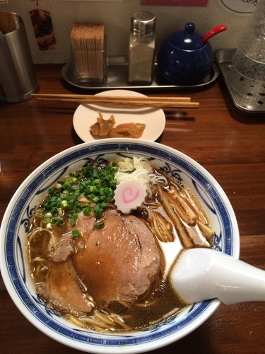「豚骨アジ節 醤油」@ラーメン・餃子 ハナウタの写真