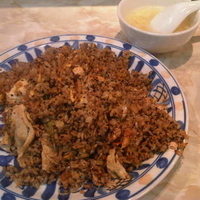 黒ゴマブラックスパイシー炒飯(918円, 鶏肉選択)