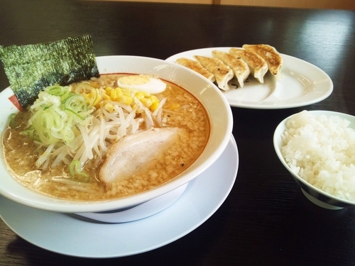 「餃子（270円）」@ラーメンばんだい 越谷店の写真
