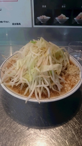 「らーめん 麺200ｇ ￥680+野菜多め+ニンニク」@らーめん大 大森店の写真