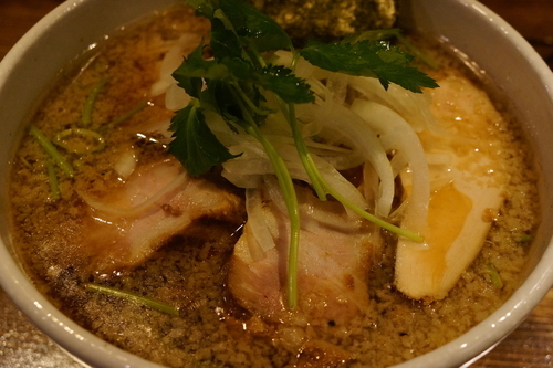 「煮干しそば・新潟風（本日の限定）９００円」@神田とりそば なな蓮の写真