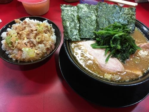 「チャーシュー＋賄い飯」@家系ラーメン とらきち家の写真