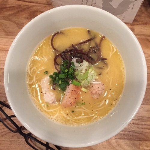 「博多水炊きらーめん」@博多水炊きらーめん うかんむりの写真