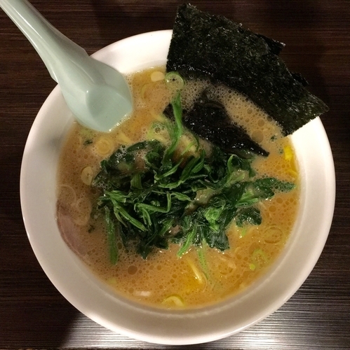 「とんこつ560円(カタメ)」@家系とんこつ らーめん峰の写真