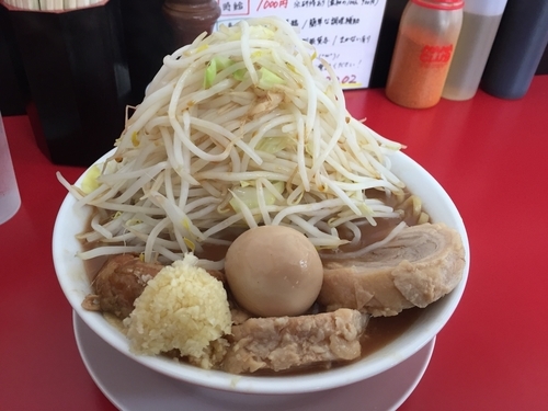 「ラーメン＋特製 910円」@鷹の目 獨協大学前本店の写真