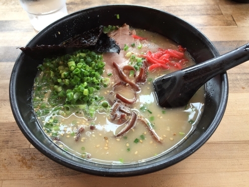 「豚骨ラーメン」@とんこつ名人 かつみ屋 本店の写真