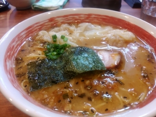 「辛味噌肉ワンタン麺1100円」@麺屋 悠の写真