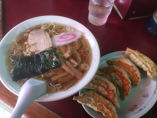 「ラーメン500円、餃子500円」@竜園の写真