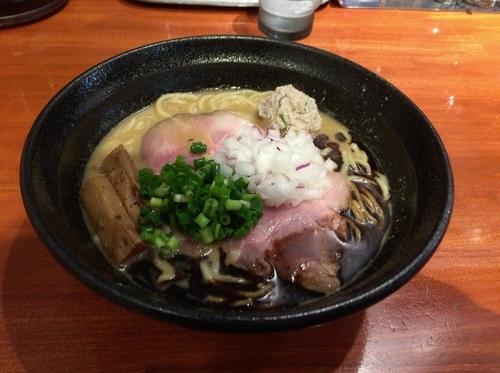 「【限定】濃厚黒マー油そば　850円」@中華そば 輝羅の写真