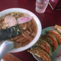 ラーメン500円、餃子500円